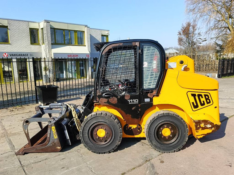 JCB 1110 170 135 robot skid steer bobcat schranklader - Mini homlokrakodó: 4 kép. JCB 1110 170 135 robot skid steer bobcat schranklader - Mini homlokrakodó: 4 kép.
