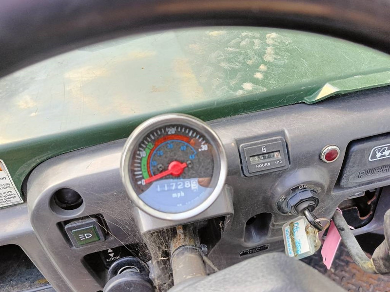 ATV/ Quad Kawasaki Mule 3010 4x4 utility verhicle atv gator quad golf: 17 kép. ATV/ Quad Kawasaki Mule 3010 4x4 utility verhicle atv gator quad golf: 17 kép.