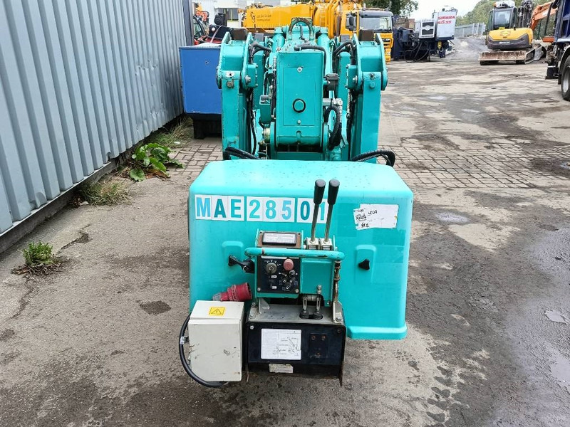 Maeda MC 285 CRME-2 minikraan hybride spin spider crane - Mini daru: 5 kép. Maeda MC 285 CRME-2 minikraan hybride spin spider crane - Mini daru: 5 kép.