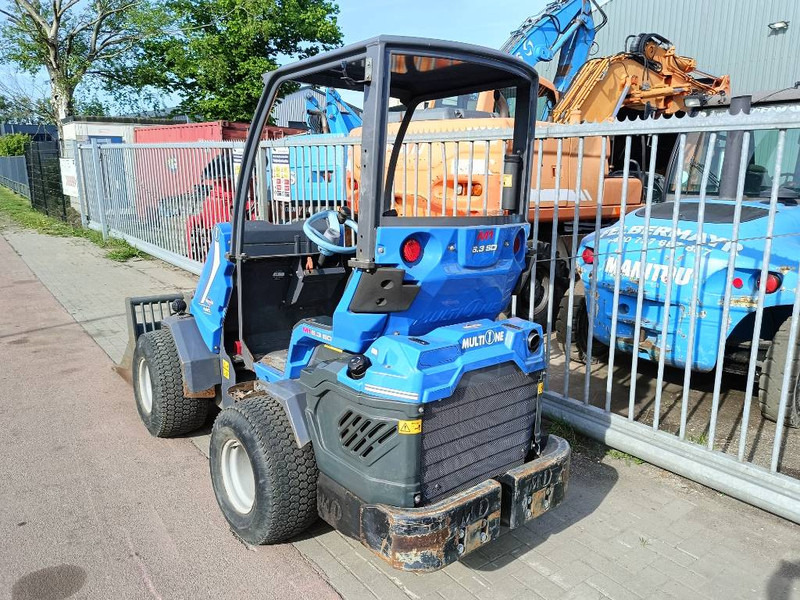 MultiOne 6.3 SD minishovel loader lader 4x4 uitschuifmast - Gumikerekes homlokrakodó: 4 kép. MultiOne 6.3 SD minishovel loader lader 4x4 uitschuifmast - Gumikerekes homlokrakodó: 4 kép.