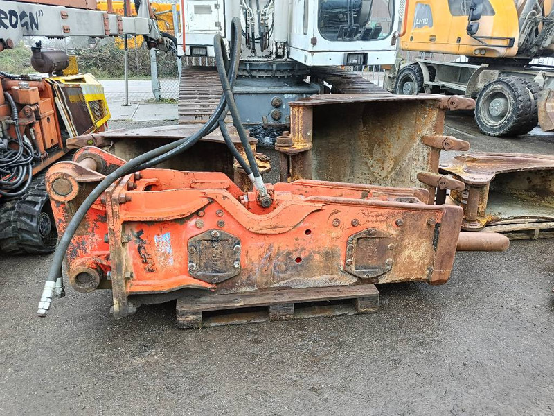 NPK E 210 GH9 hamer hammer hydraulic 18-25 ton 2000 - Hidraulikus törőfej - Építőipari gépek: 1 kép. NPK E 210 GH9 hamer hammer hydraulic 18-25 ton 2000 - Hidraulikus törőfej - Építőipari gépek: 1 kép.