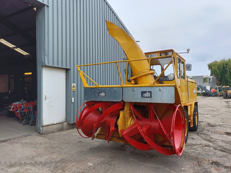 Rolba R1000 sneeuwschuiver snow blaster schnee - Hóeltakarító gép: 2 kép. Rolba R1000 sneeuwschuiver snow blaster schnee - Hóeltakarító gép: 2 kép.