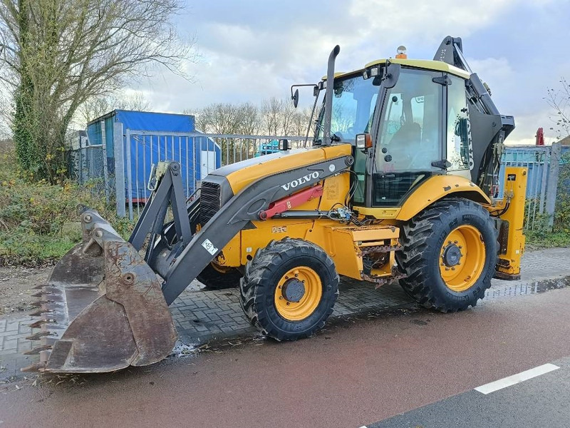 Volvo BL 61 + graaflaad combinatie backhoe loader lader - Kotrórakodó: 2 kép. Volvo BL 61 + graaflaad combinatie backhoe loader lader - Kotrórakodó: 2 kép.