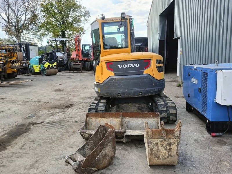 Volvo ECR 58 D rups graafmachine tracked excavator bagge - Minikotró: 3 kép. Volvo ECR 58 D rups graafmachine tracked excavator bagge - Minikotró: 3 kép.