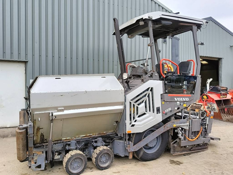 Volvo P 2870 D paver finisher asfaltmachine 2020 - Útburkológép: 1 kép. Volvo P 2870 D paver finisher asfaltmachine 2020 - Útburkológép: 1 kép.