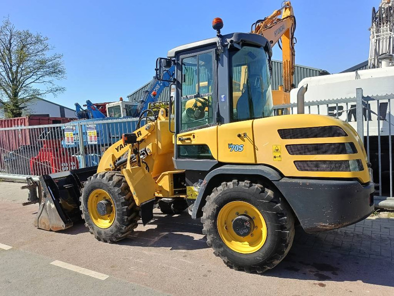 Yanmar V 70 S atlas AR75S shovel wiellader roterende mast - Gumikerekes homlokrakodó: 3 kép. Yanmar V 70 S atlas AR75S shovel wiellader roterende mast - Gumikerekes homlokrakodó: 3 kép.