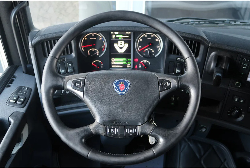 Interior photo 3: Nyergesvontató Scania R520 V8 RETARDER/ DIFF LOCK/ PARK AIRCO/ 2X TANK Interior photo 3: Nyergesvontató Scania R520 V8 RETARDER/ DIFF LOCK/ PARK AIRCO/ 2X TANK