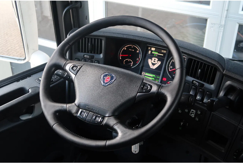 Interior photo 4: Nyergesvontató Scania R520 V8 RETARDER/ DIFF LOCK/ PARK AIRCO/ 2X TANK Interior photo 4: Nyergesvontató Scania R520 V8 RETARDER/ DIFF LOCK/ PARK AIRCO/ 2X TANK