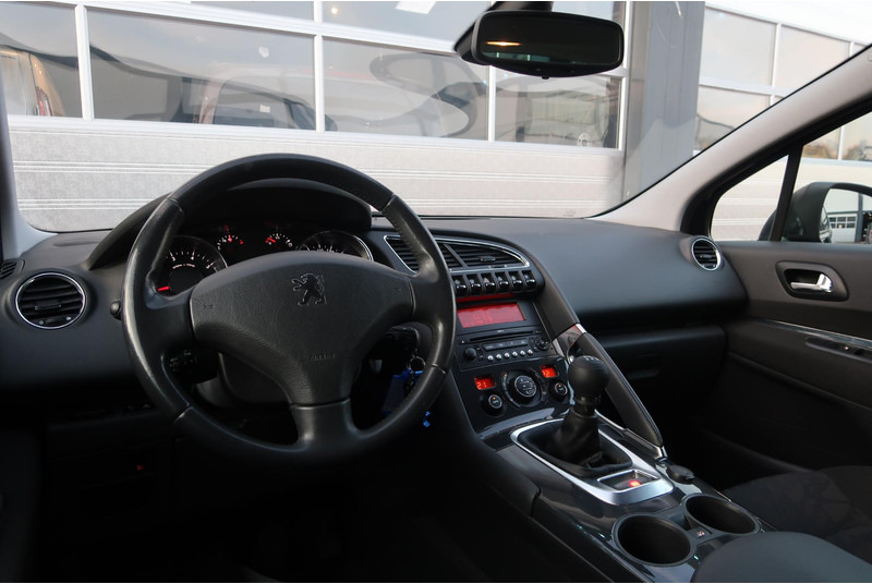 Peugeot 3008 1.6 VTi Première CRUISE/ PANO/ CLIMA/ HEAD-UP/ ETC. - Autó: 2 kép. Peugeot 3008 1.6 VTi Première CRUISE/ PANO/ CLIMA/ HEAD-UP/ ETC. - Autó: 2 kép.