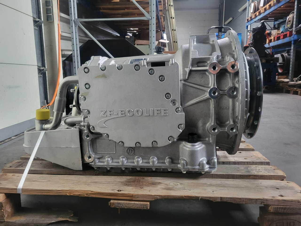 ZF 6 AP 1200B - Sebességváltó - Busz: 3 kép. ZF 6 AP 1200B - Sebességváltó - Busz: 3 kép.