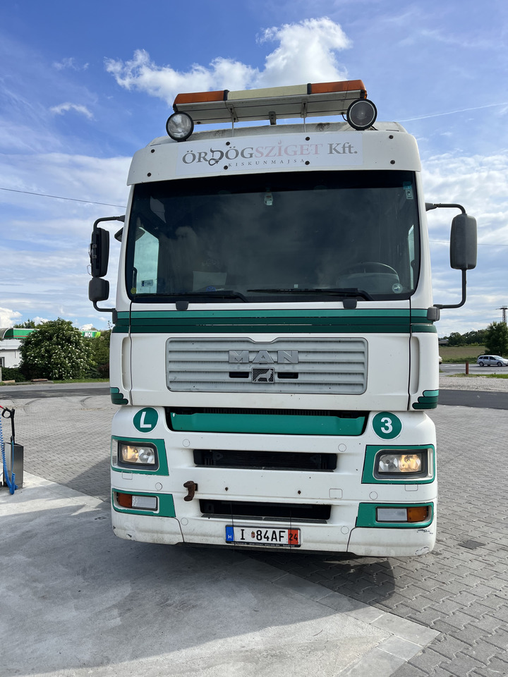 Man Tga 460 6x2 - Nyergesvontató: 2 kép. Man Tga 460 6x2 - Nyergesvontató: 2 kép.