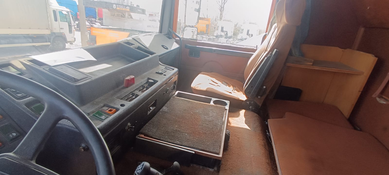 VOLVO F10 lízing VOLVO F10: 7 kép.