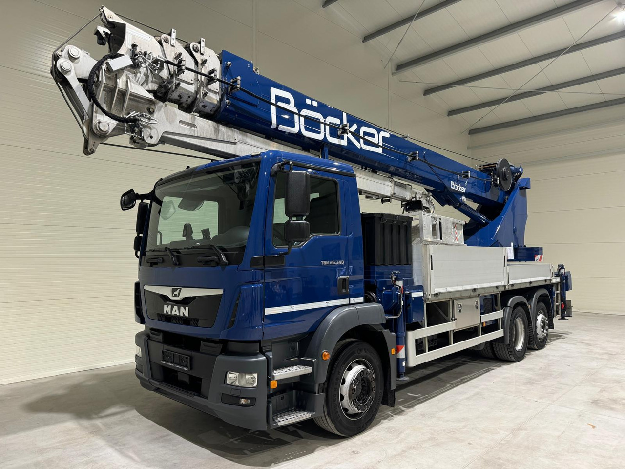 BÖCKER AK 46/6000 - Mini daru: 2 kép. BÖCKER AK 46/6000 - Mini daru: 2 kép.