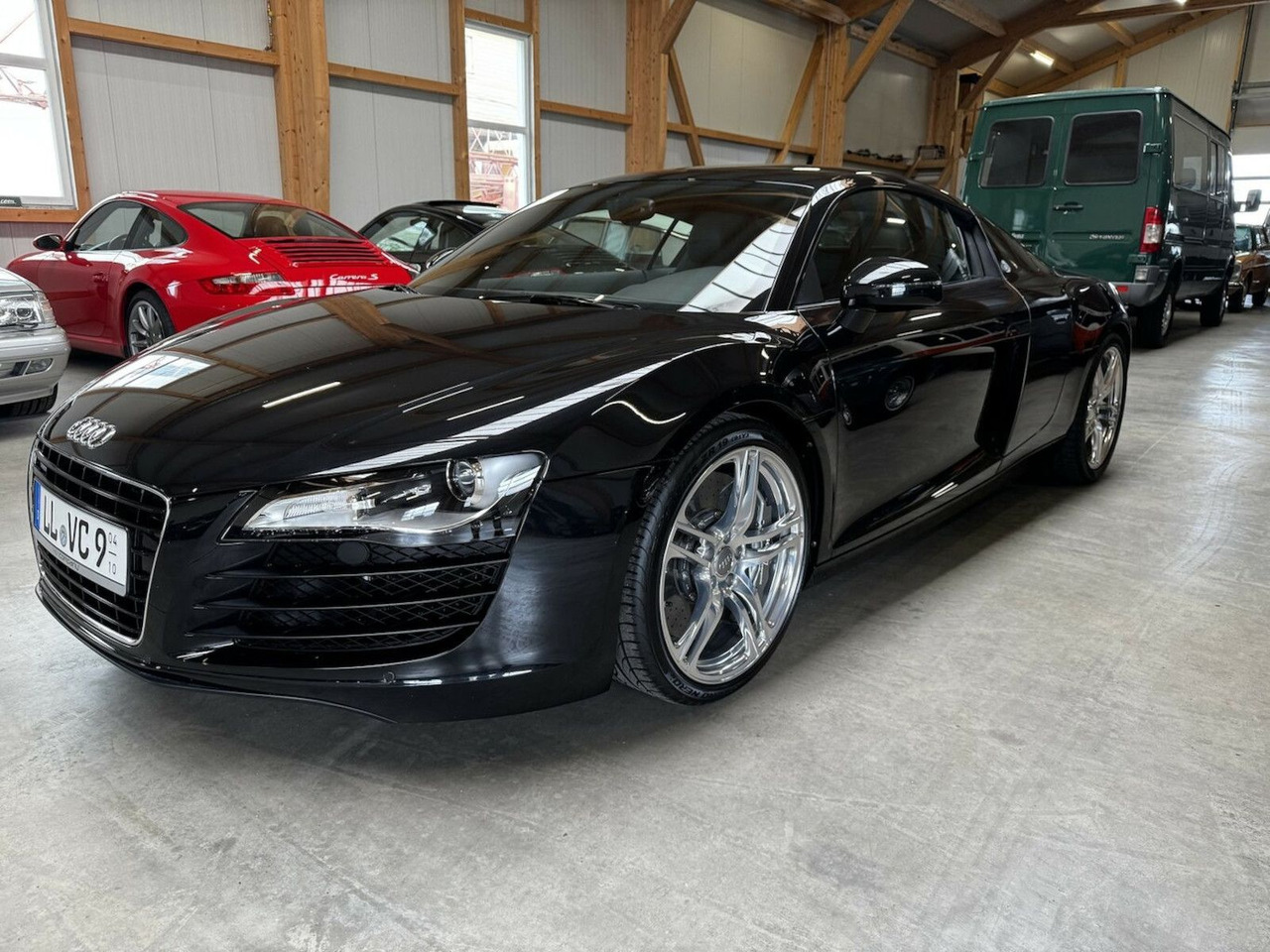Audi R8 4.2 FSI V8 quattro Coupé - Autó: 1 kép. Audi R8 4.2 FSI V8 quattro Coupé - Autó: 1 kép.