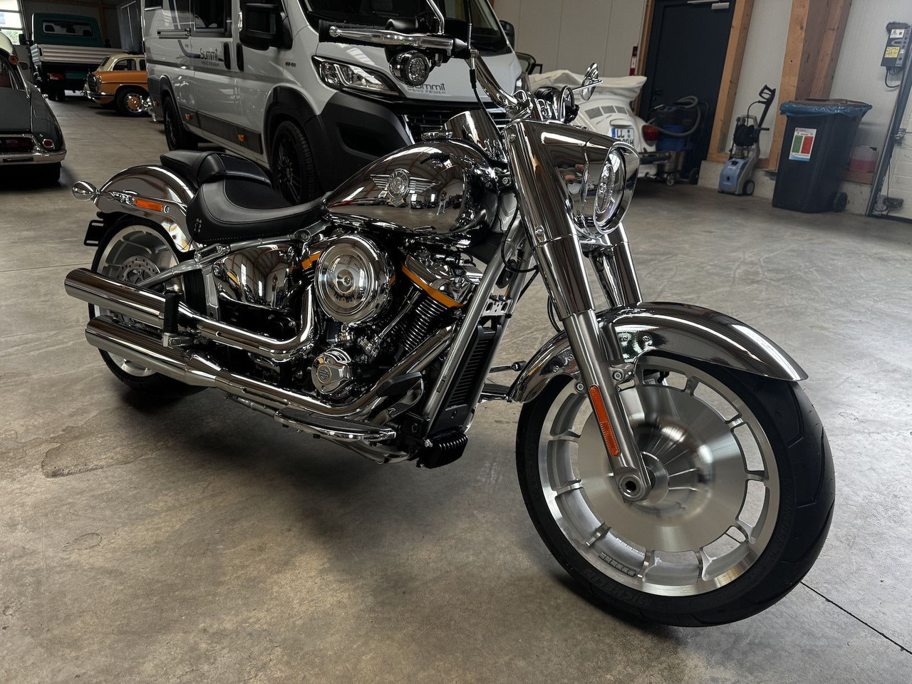 Motorkerékpár Harley-Davidson FLSTFI Fat Boy Gray Ghost 117: 1 kép.
