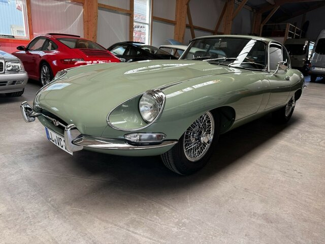 JAGUAR E-Type 4.2 Litre Serie 1.5 FHC Zustand 1 - Autó: 1 kép. JAGUAR E-Type 4.2 Litre Serie 1.5 FHC Zustand 1 - Autó: 1 kép.
