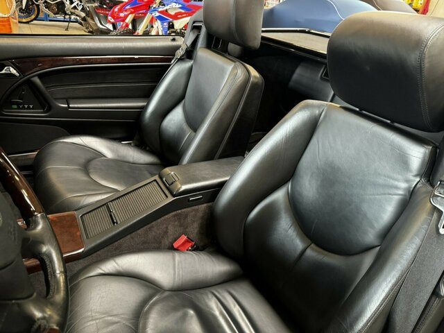 MERCEDES-BENZ SL 280 R 129 Mercedes-Scheckheft perfekt! - Kabrió: 2 kép. MERCEDES-BENZ SL 280 R 129 Mercedes-Scheckheft perfekt! - Kabrió: 2 kép.