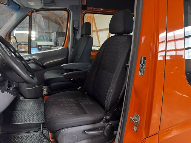 MERCEDES-BENZ Sprinter 316 CDI 4x4 Allrad 5-Sitzer... - Furgon, Duplakabinos kisteherautó: 5 kép. MERCEDES-BENZ Sprinter 316 CDI 4x4 Allrad 5-Sitzer... - Furgon, Duplakabinos kisteherautó: 5 kép.