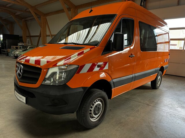 MERCEDES-BENZ Sprinter 316 CDI 4x4 Allrad L2H2 1. Hand! - Furgon: 1 kép. MERCEDES-BENZ Sprinter 316 CDI 4x4 Allrad L2H2 1. Hand! - Furgon: 1 kép.