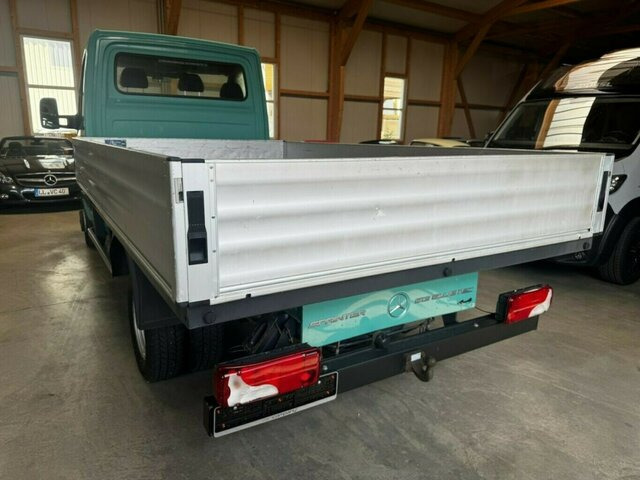 MERCEDES-BENZ Sprinter 513 CDI 4x4 Allrad Pritsche Top!... - Platós kisteherautó: 2 kép. MERCEDES-BENZ Sprinter 513 CDI 4x4 Allrad Pritsche Top!... - Platós kisteherautó: 2 kép.