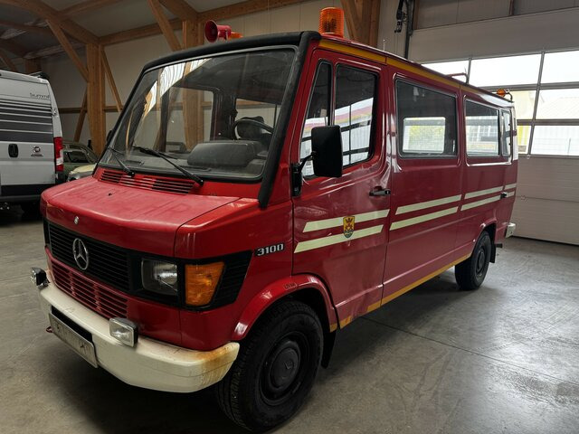 MERCEDES-BENZ T1 310 D Bremer Kombi Feuerwehr1. Hand - Minibusz, Kisbusz: 1 kép. MERCEDES-BENZ T1 310 D Bremer Kombi Feuerwehr1. Hand - Minibusz, Kisbusz: 1 kép.
