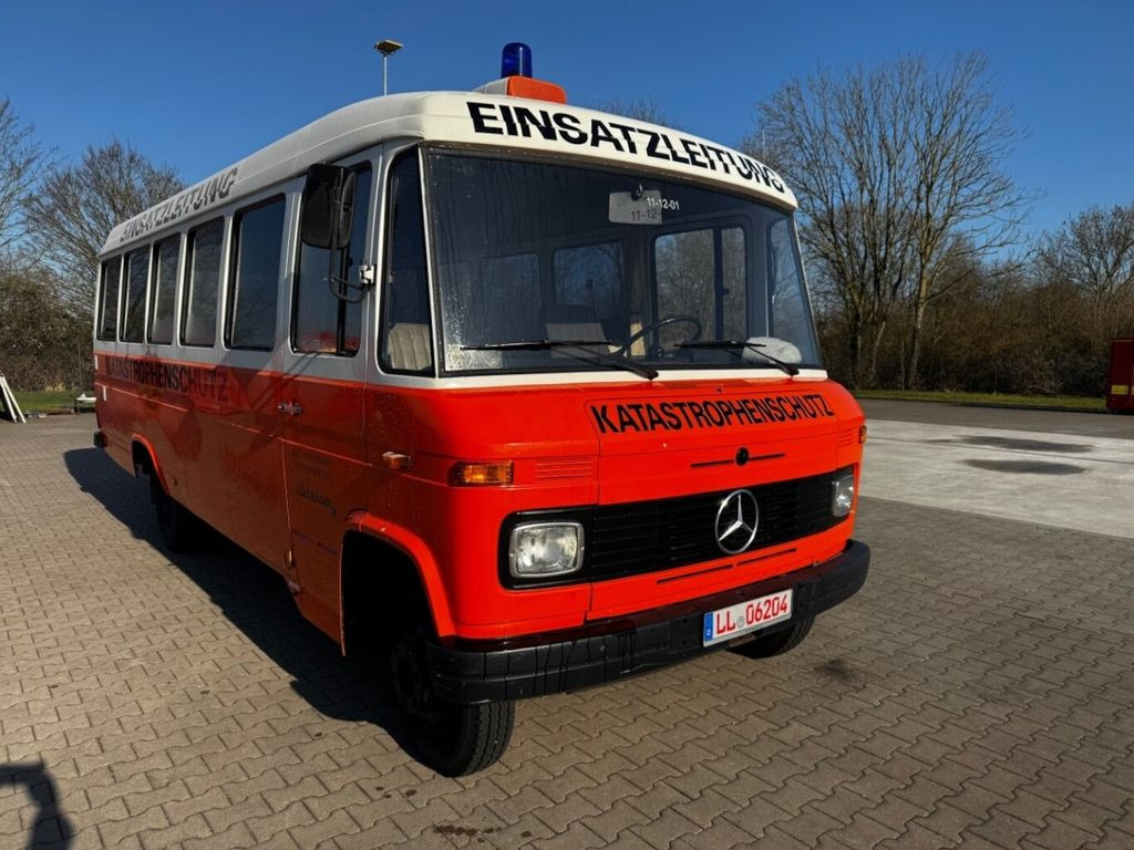 Mercedes-Benz O 309 D 608 613 - Furgon: 4 kép. Mercedes-Benz O 309 D 608 613 - Furgon: 4 kép.