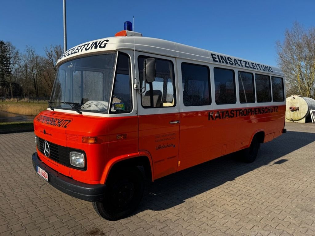 Mercedes-Benz O 309 D 608 613 - Furgon: 1 kép. Mercedes-Benz O 309 D 608 613 - Furgon: 1 kép.