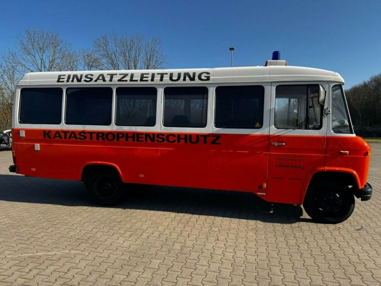 Mercedes-Benz O 309D 608D H-Kennzeichen - Kempingautó: 1 kép. Mercedes-Benz O 309D 608D H-Kennzeichen - Kempingautó: 1 kép.