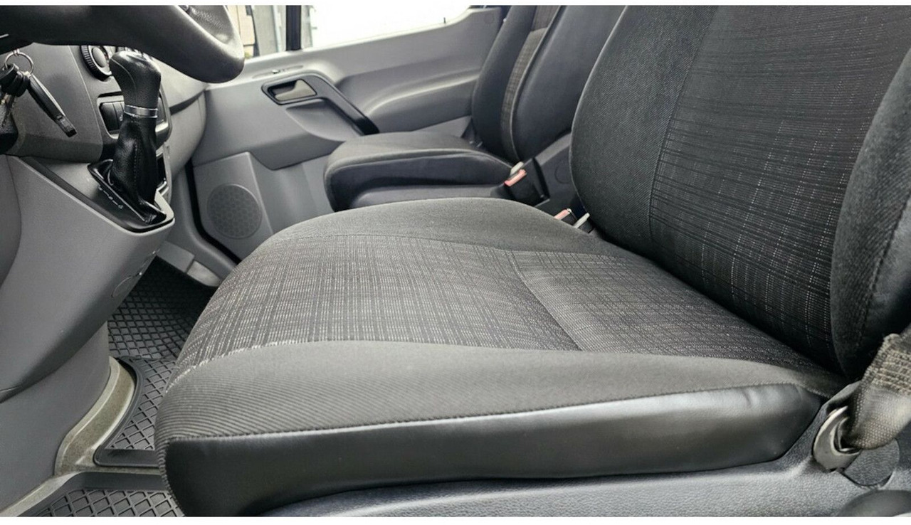 Platós kisteherautó, Duplakabinos kisteherautó Mercedes-Benz Sprinter 313 CDI Doka 4x4 Autom. AHK 3.5t: 15 kép.
