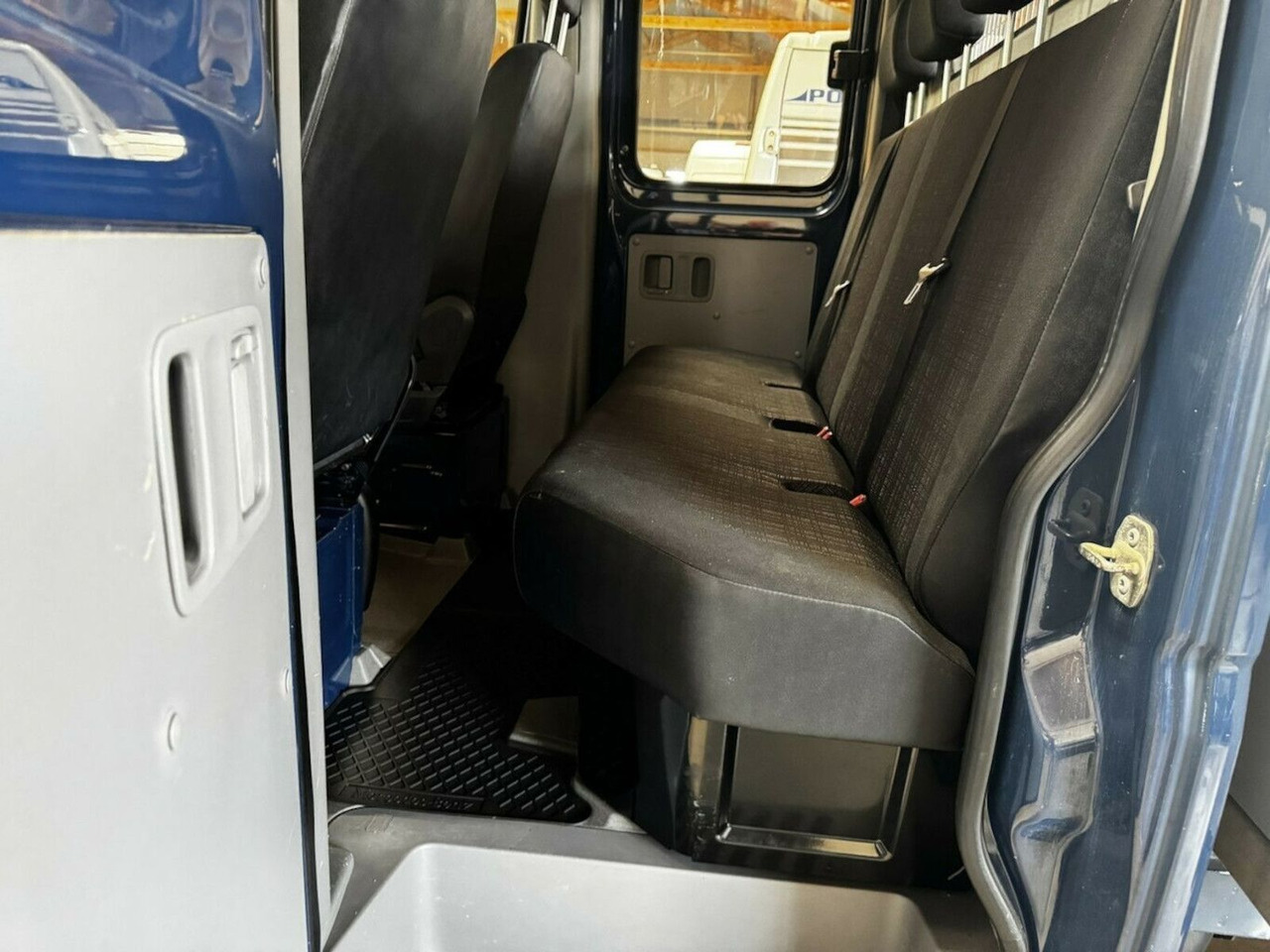 Platós kisteherautó, Duplakabinos kisteherautó Mercedes-Benz Sprinter 313 CDI Doka 4x4 Autom. AHK 3.5t: 24 kép.