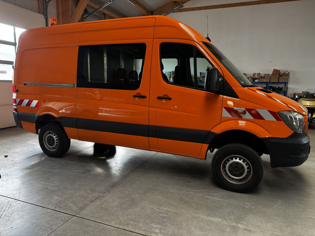 Mercedes-Benz Sprinter 316 CDI 4x4 Allrad L2H2 1. Hand! - Furgon, Duplakabinos kisteherautó: 5 kép. Mercedes-Benz Sprinter 316 CDI 4x4 Allrad L2H2 1. Hand! - Furgon, Duplakabinos kisteherautó: 5 kép.
