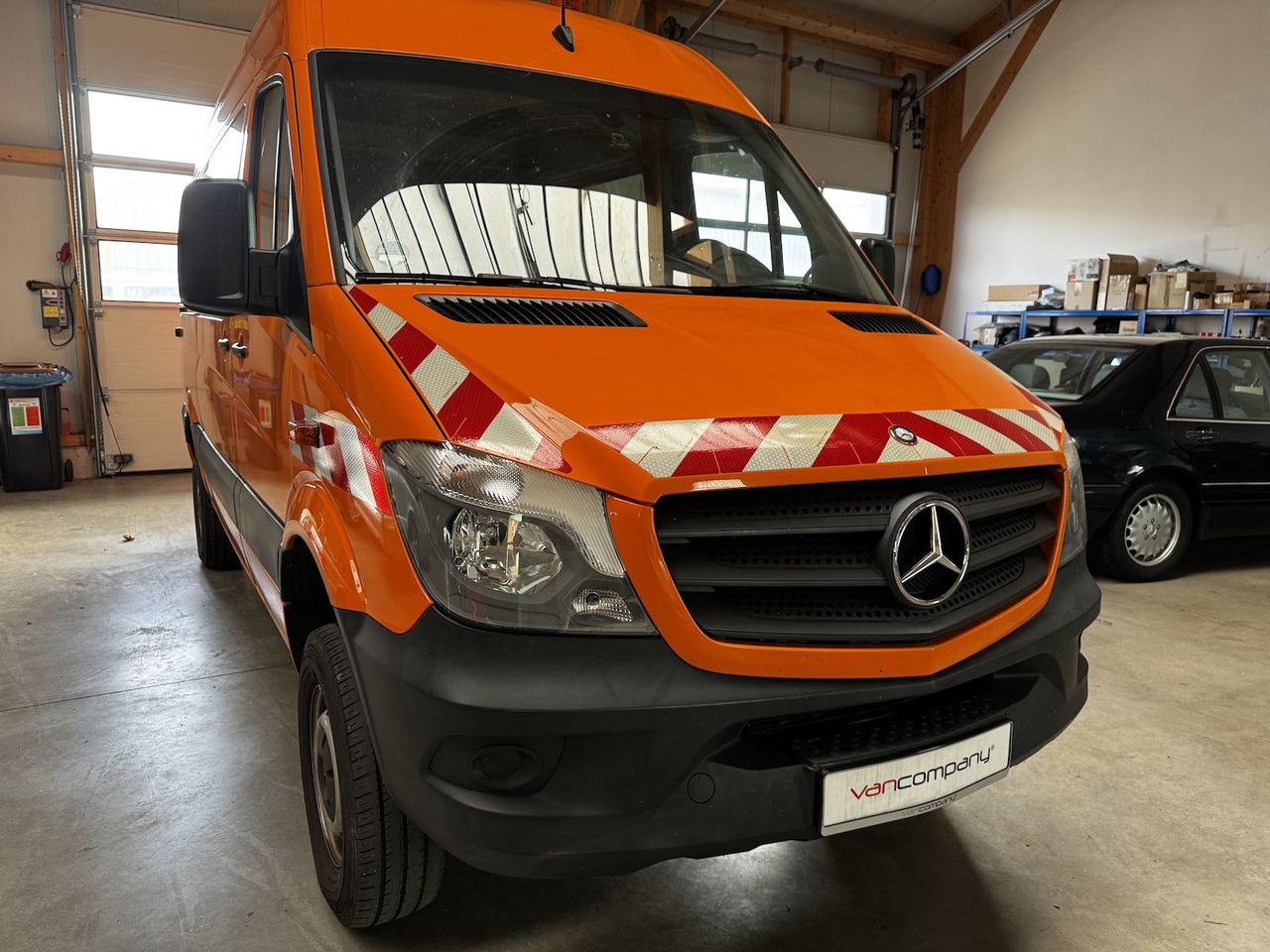 Mercedes-Benz Sprinter 316 CDI 4x4 Allrad L2H2 1. Hand! - Furgon, Duplakabinos kisteherautó: 3 kép. Mercedes-Benz Sprinter 316 CDI 4x4 Allrad L2H2 1. Hand! - Furgon, Duplakabinos kisteherautó: 3 kép.