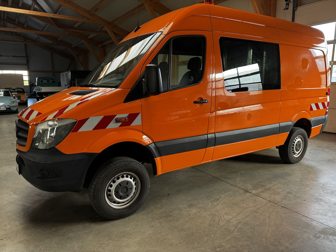 Mercedes-Benz Sprinter 316 CDI 4x4 Allrad L2H2 1. Hand! - Furgon, Duplakabinos kisteherautó: 2 kép. Mercedes-Benz Sprinter 316 CDI 4x4 Allrad L2H2 1. Hand! - Furgon, Duplakabinos kisteherautó: 2 kép.