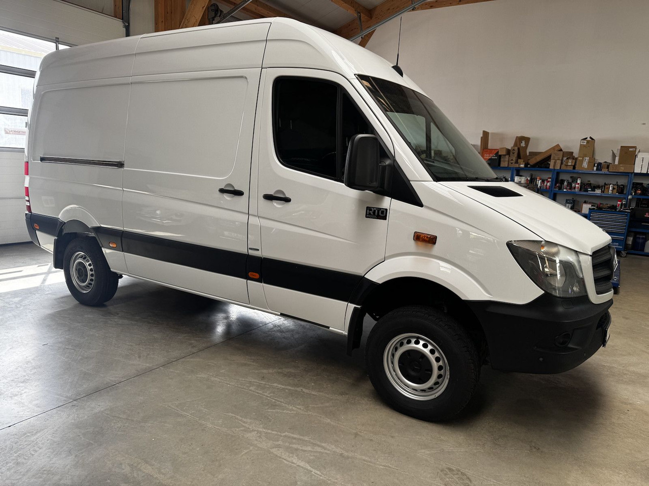 Mercedes-Benz Sprinter 319 CDI 4x4 3.0 V6 Untersetzung 1a! - Kempingautó: 4 kép. Mercedes-Benz Sprinter 319 CDI 4x4 3.0 V6 Untersetzung 1a! - Kempingautó: 4 kép.