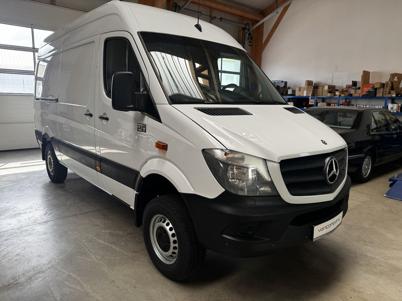 Mercedes-Benz Sprinter 319 CDI 4x4 3.0 V6 Untersetzung 1a! - Kempingautó: 3 kép. Mercedes-Benz Sprinter 319 CDI 4x4 3.0 V6 Untersetzung 1a! - Kempingautó: 3 kép.