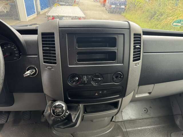 VW Crafter 35 Doka L3 Maxi 2.0 TDI Motorschaden - Platós kisteherautó, Duplakabinos kisteherautó: 3 kép. VW Crafter 35 Doka L3 Maxi 2.0 TDI Motorschaden - Platós kisteherautó, Duplakabinos kisteherautó: 3 kép.