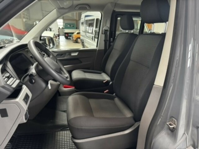 VW T6.1 lang 5-Sitzer 2.0 TDI 4Motion LKW - Kis furgon: 3 kép. VW T6.1 lang 5-Sitzer 2.0 TDI 4Motion LKW - Kis furgon: 3 kép.