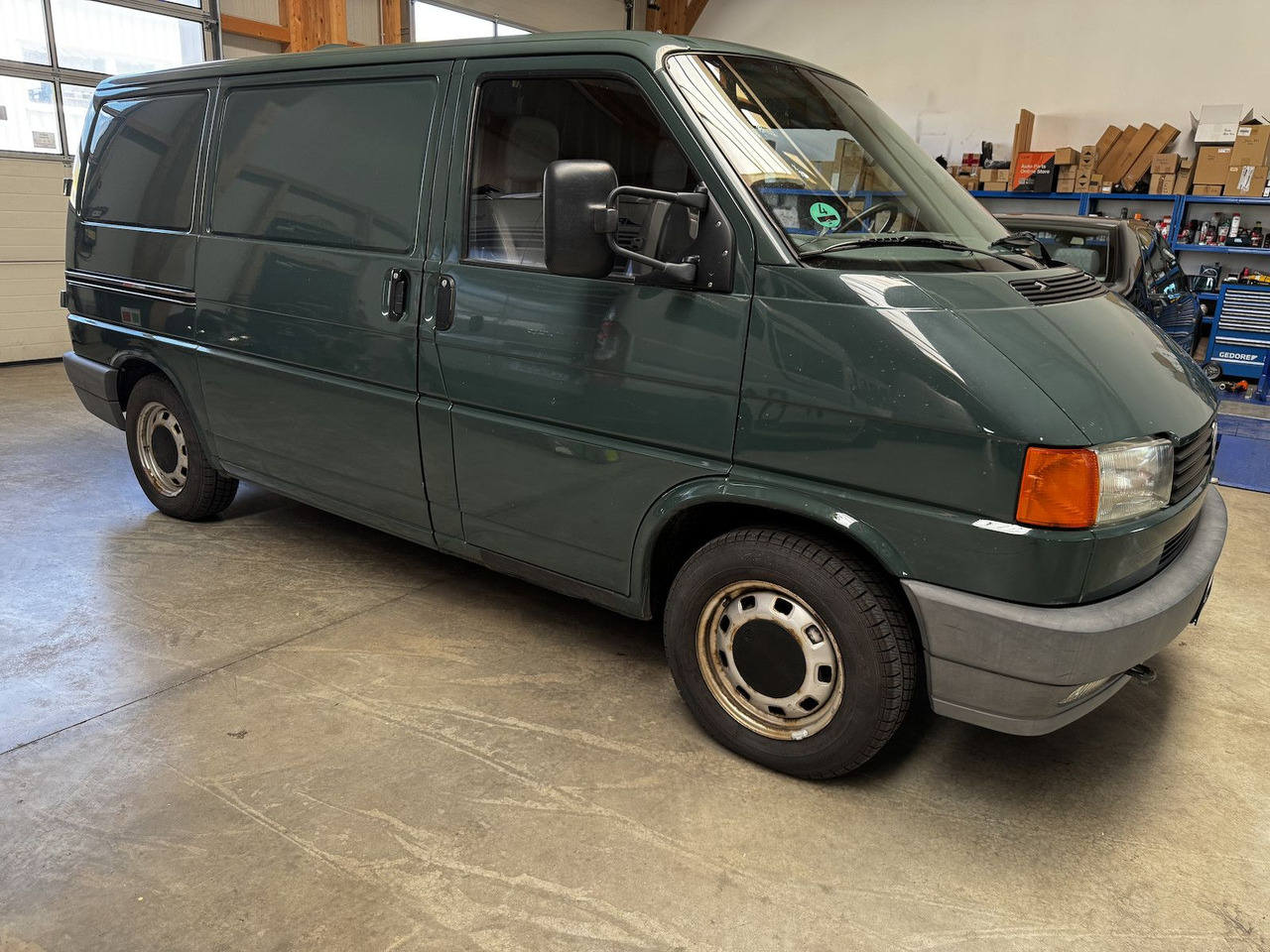 Volkswagen T4 2.5 Syncro 1. Hand H-Kennzeichen - Autó: 4 kép. Volkswagen T4 2.5 Syncro 1. Hand H-Kennzeichen - Autó: 4 kép.