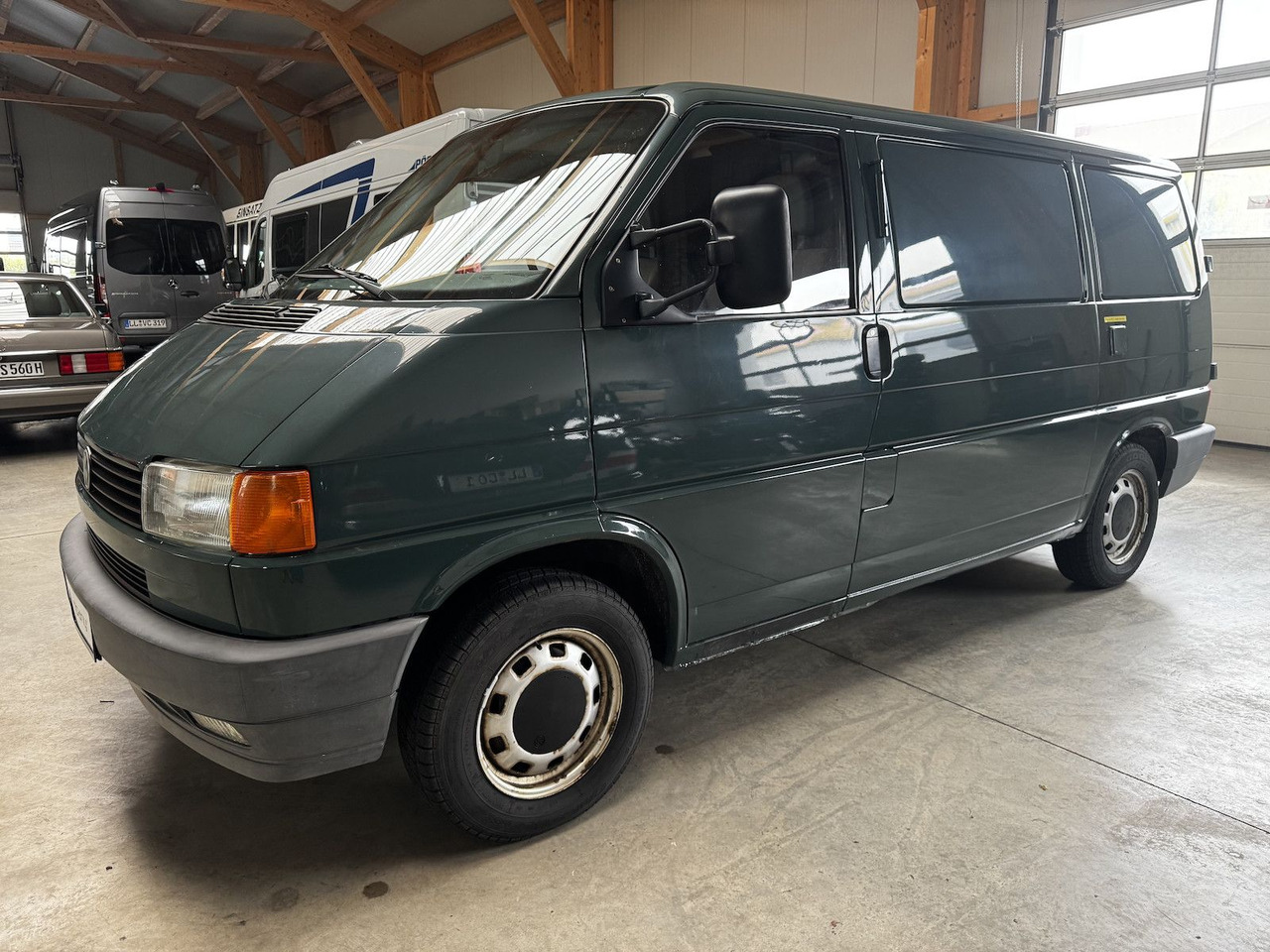 Volkswagen T4 2.5 Syncro 1. Hand H-Kennzeichen - Autó: 3 kép. Volkswagen T4 2.5 Syncro 1. Hand H-Kennzeichen - Autó: 3 kép.