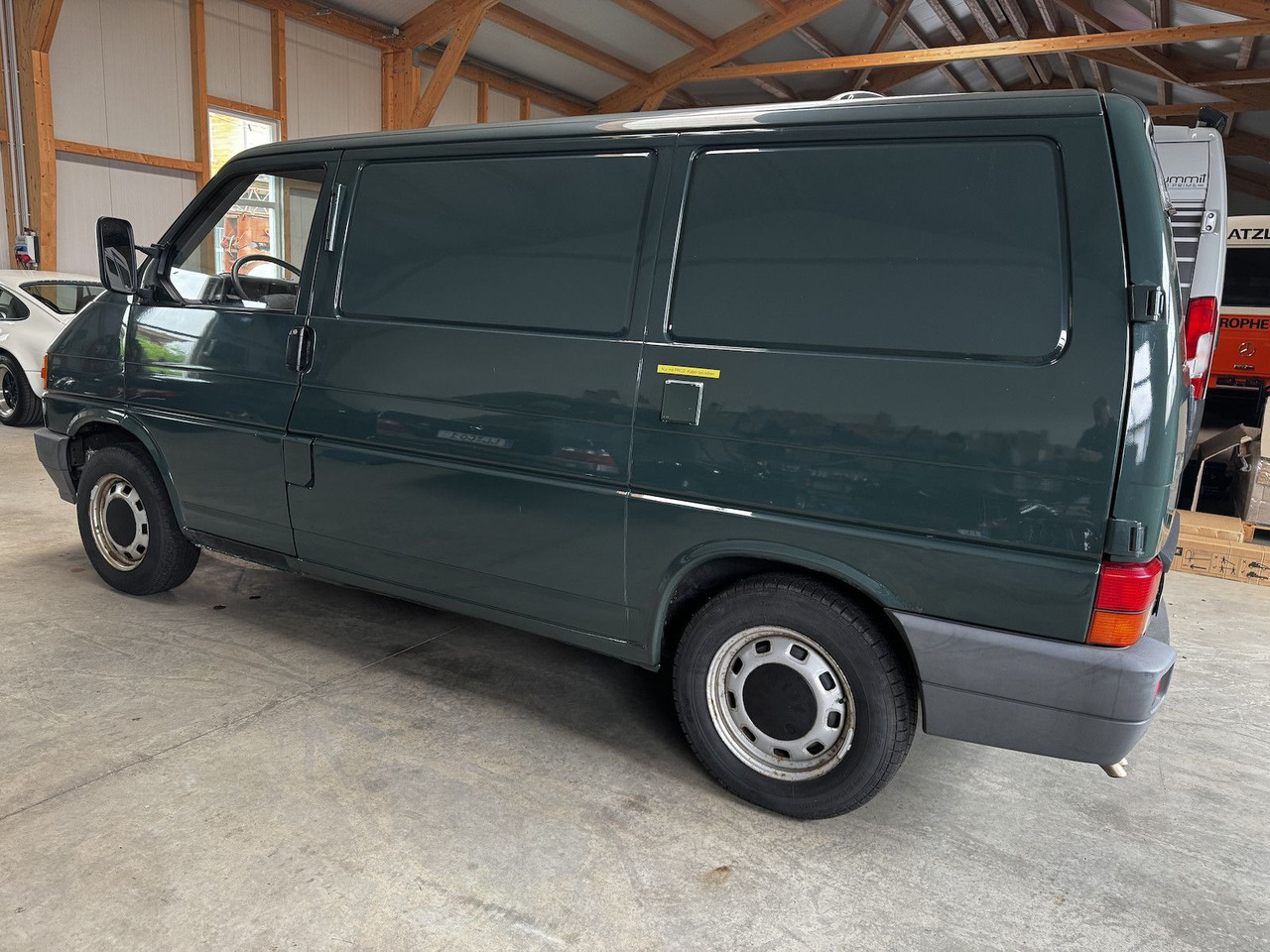 Volkswagen T4 2.5 Syncro 1. Hand H-Kennzeichen - Autó: 5 kép. Volkswagen T4 2.5 Syncro 1. Hand H-Kennzeichen - Autó: 5 kép.