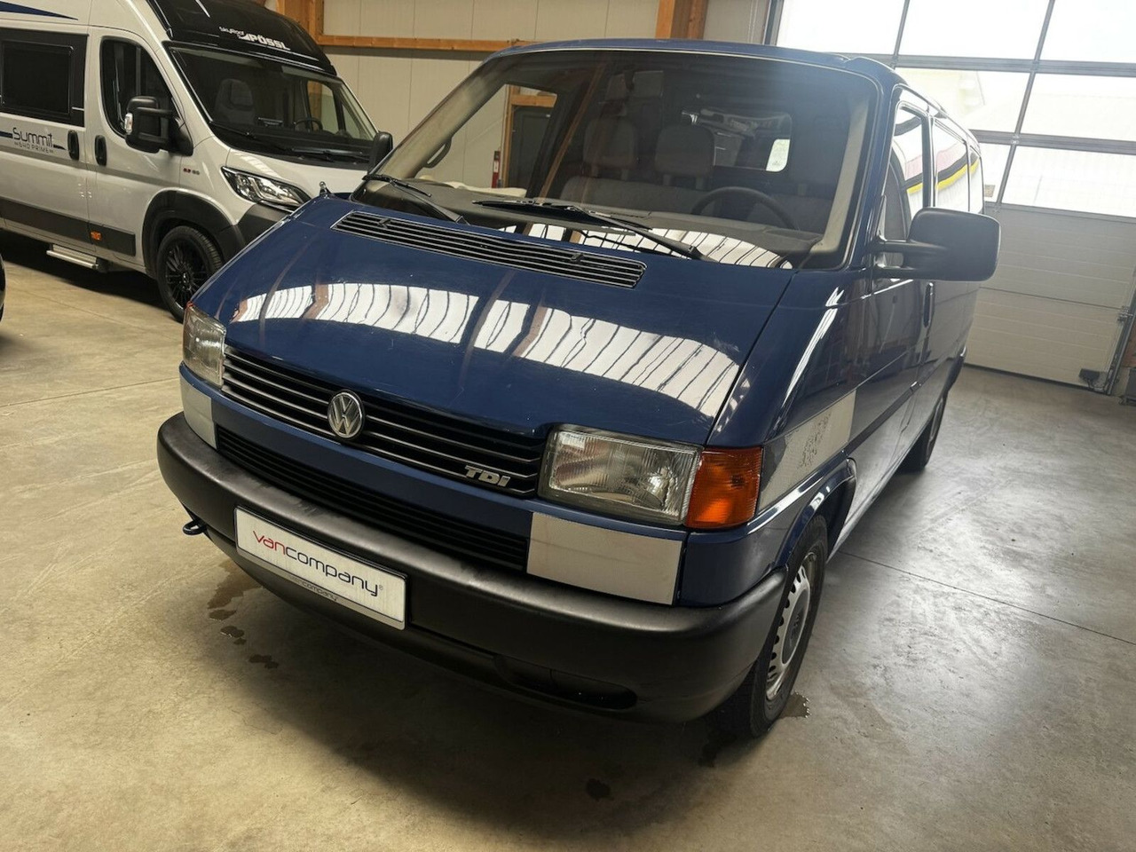 Volkswagen T4 2.5 TDI Syncro 1. Hand MwSt. awb. - Kombi: 2 kép. Volkswagen T4 2.5 TDI Syncro 1. Hand MwSt. awb. - Kombi: 2 kép.