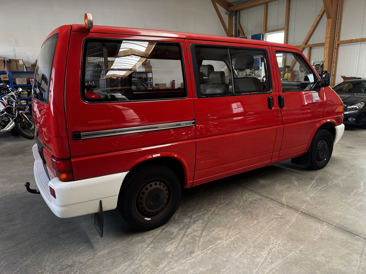 Volkswagen T4 2.5 TDI Syncro 4x4 7-Sitzer 1. Hand! - Kisbusz: 5 kép. Volkswagen T4 2.5 TDI Syncro 4x4 7-Sitzer 1. Hand! - Kisbusz: 5 kép.