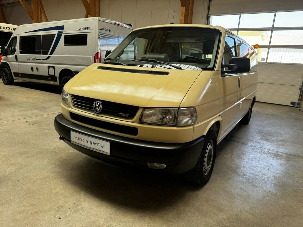 Volkswagen T4 2.5 TDI Syncro 4x4 lang 1. Hand! - Kisbusz: 3 kép. Volkswagen T4 2.5 TDI Syncro 4x4 lang 1. Hand! - Kisbusz: 3 kép.