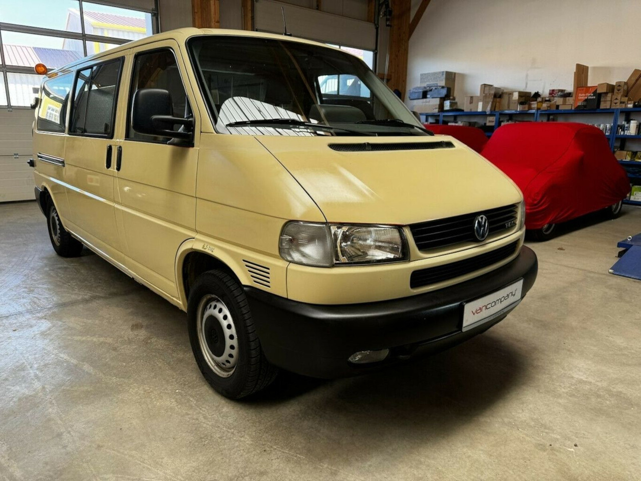 Volkswagen T4 2.5 TDI Syncro 4x4 lang 1. Hand! - Kisbusz: 1 kép. Volkswagen T4 2.5 TDI Syncro 4x4 lang 1. Hand! - Kisbusz: 1 kép.