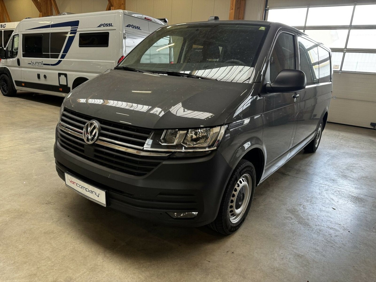Volkswagen T6.1 lang 5-Sitzer 2.0 TDI 4Motion LKW - Kis furgon: 2 kép. Volkswagen T6.1 lang 5-Sitzer 2.0 TDI 4Motion LKW - Kis furgon: 2 kép.