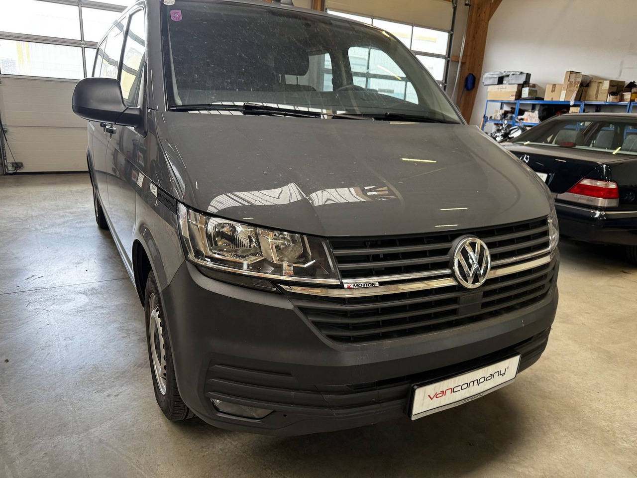 Volkswagen T6.1 lang 5-Sitzer 2.0 TDI 4Motion - Autó: 3 kép. Volkswagen T6.1 lang 5-Sitzer 2.0 TDI 4Motion - Autó: 3 kép.