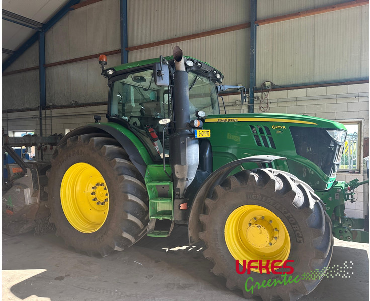 John Deere 6215 R - Traktor: 1 kép. John Deere 6215 R - Traktor: 1 kép.