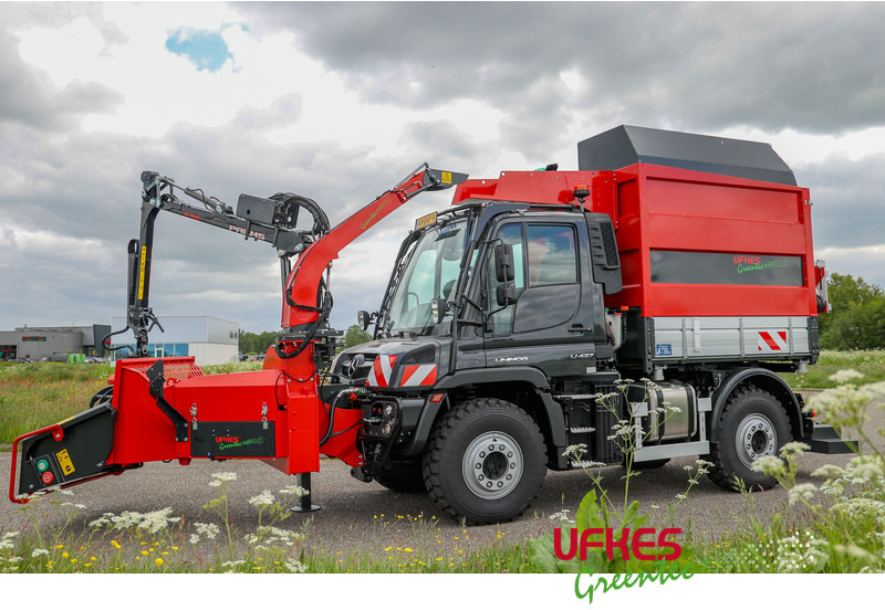 Mercedes-Benz Unimog U 427 Greentec woodchipper combi - Kisteherautó: 2 kép. Mercedes-Benz Unimog U 427 Greentec woodchipper combi - Kisteherautó: 2 kép.