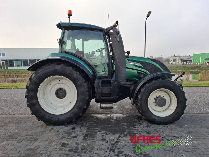 Valtra T194 D TwinTrack - Traktor: 4 kép. Valtra T194 D TwinTrack - Traktor: 4 kép.