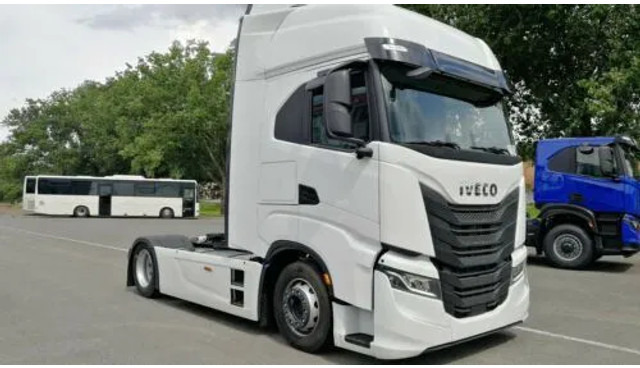 Iveco S-WAY AS440S48T | Leasing from €1744/month - Nyergesvontató: 3 kép. Iveco S-WAY AS440S48T | Leasing from €1744/month - Nyergesvontató: 3 kép.